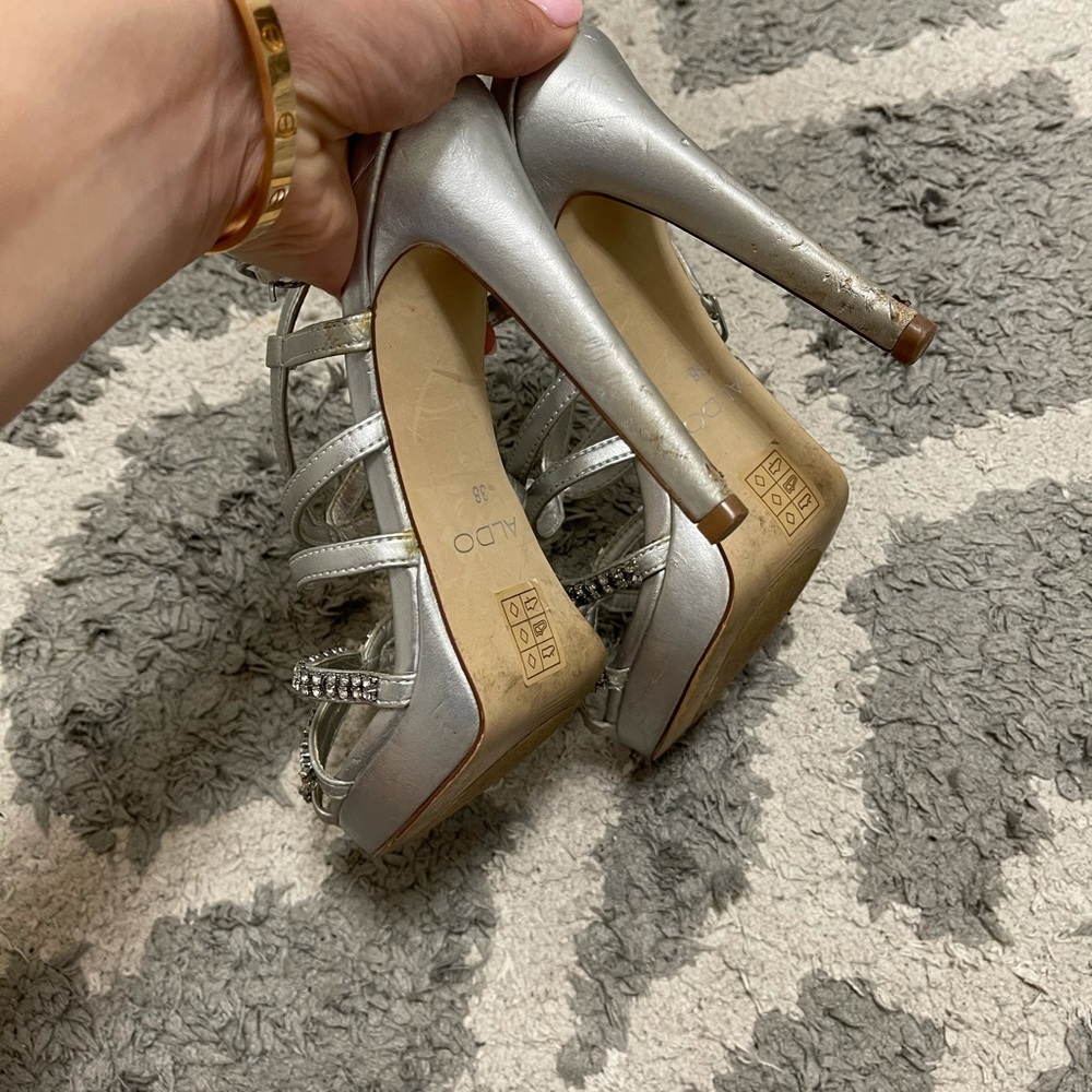 Heels - Picture 4 of 6